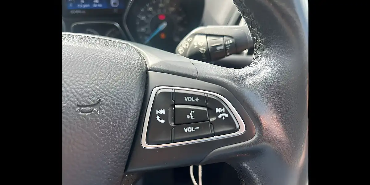 Used 2015 Ford C-Max Zetec Blue - Interior and Exterior details 14