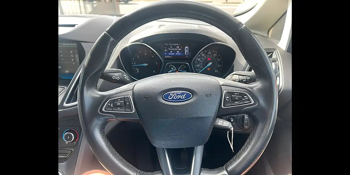 Used 2015 Ford C-Max Zetec Blue - Interior and Exterior details 18