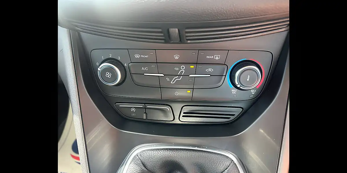 Used 2015 Ford C-Max Zetec Blue - Interior and Exterior details 20