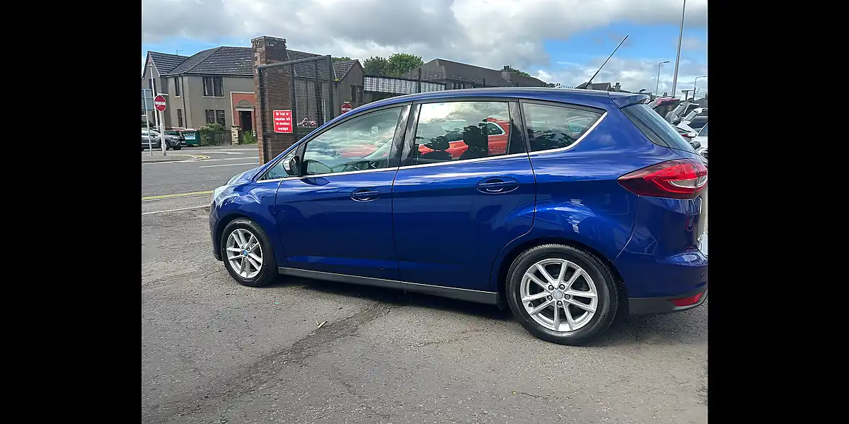 Used 2015 Ford C-Max Zetec Blue - Interior and Exterior details 7