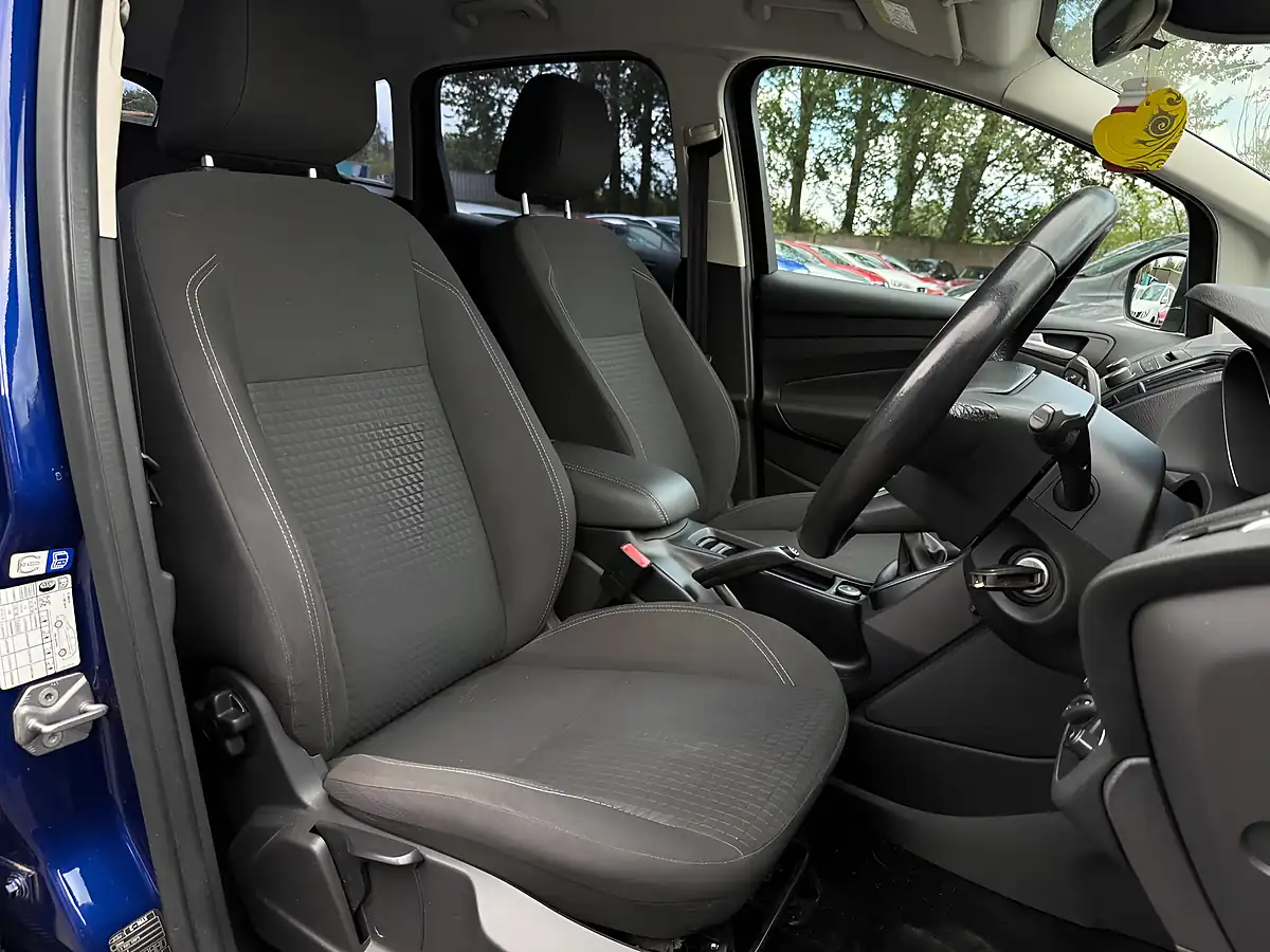 Used 2015 Ford C-Max Zetec Blue - Interior and Exterior details 10