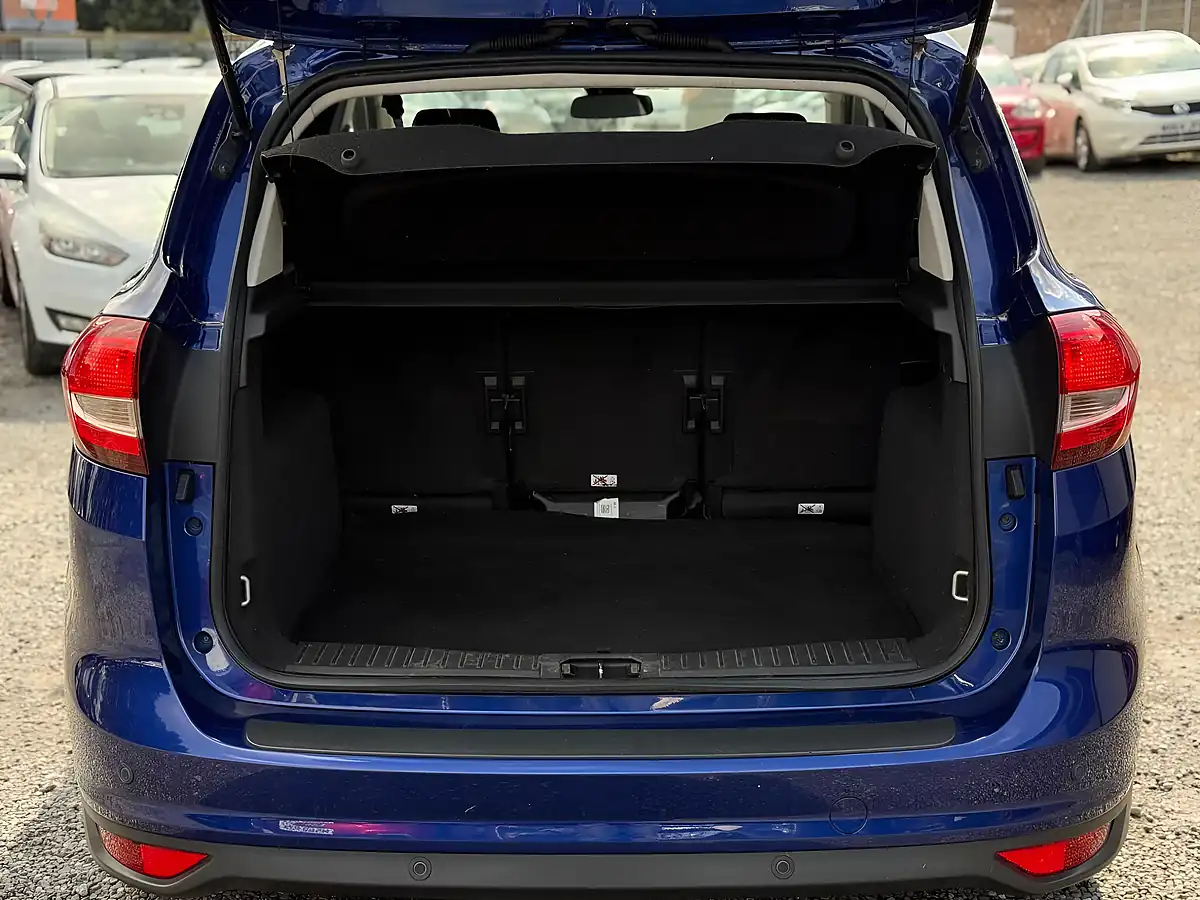 Used 2015 Ford C-Max Zetec Blue - Interior and Exterior details 7