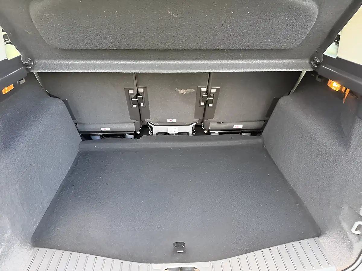 Used 2015 Ford C-Max Zetec Dark Red - Interior and Exterior details 15