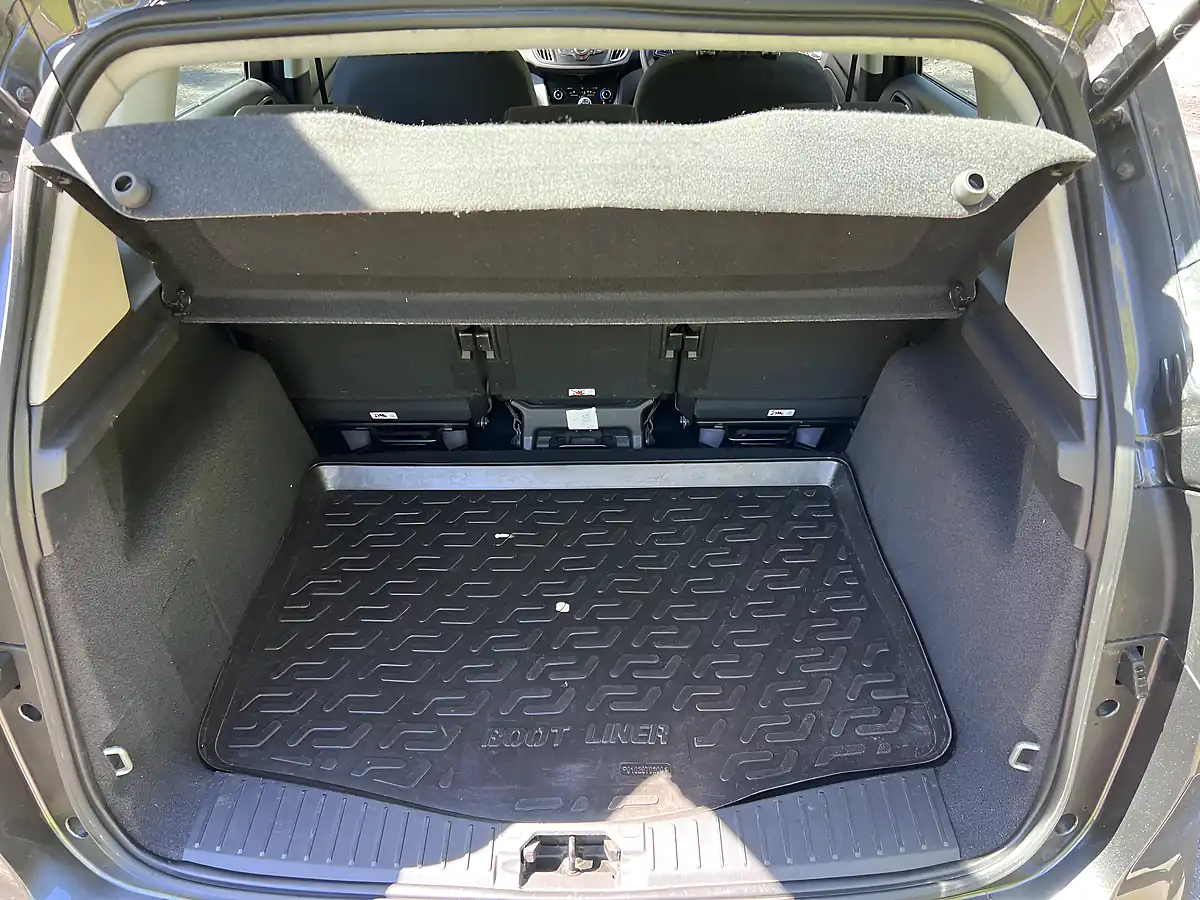 Used 2015 Ford C-Max Zetec Grey - Interior and Exterior details 16
