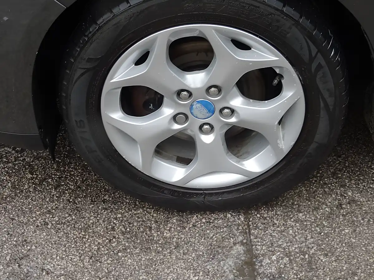 Used 2015 Ford C-Max Zetec Grey - Interior and Exterior details 17