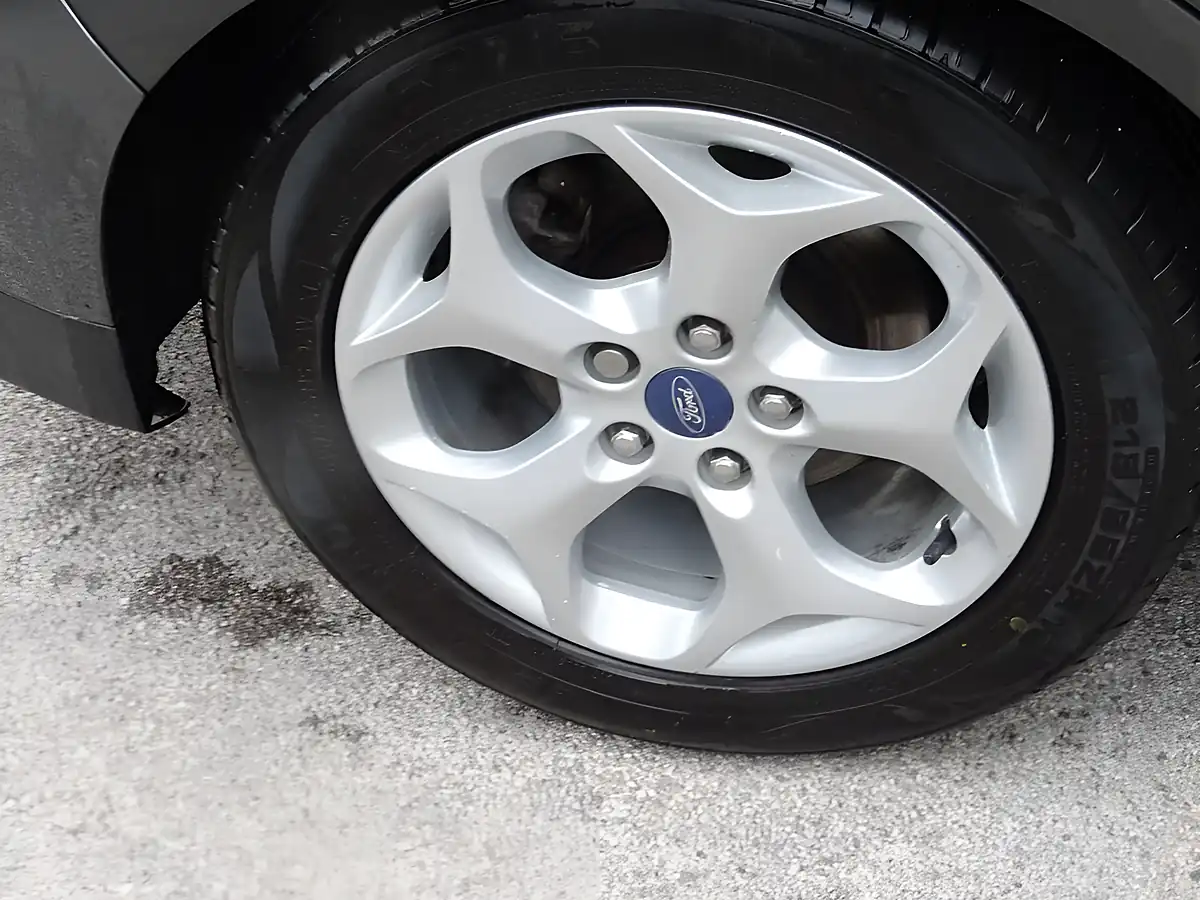 Used 2015 Ford C-Max Zetec Grey - Interior and Exterior details 18