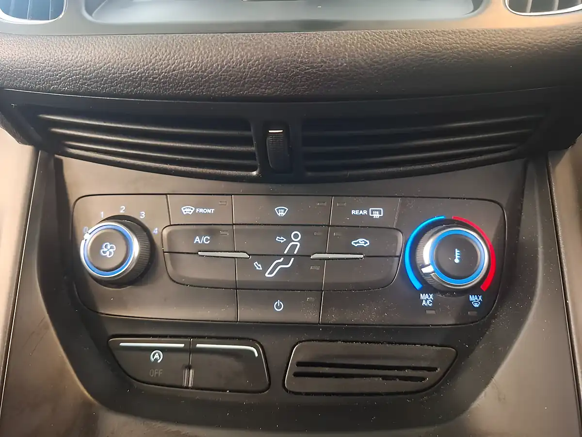 Used 2015 Ford C-Max Zetec Red - Interior and Exterior details 16