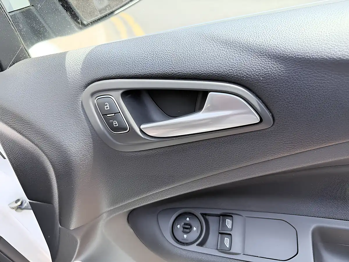 Used 2015 Ford C-Max Zetec White - Interior and Exterior details 12