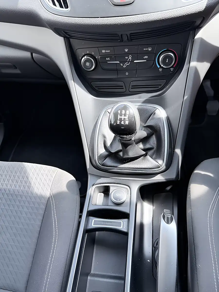 Used 2015 Ford C-Max Zetec White - Interior and Exterior details 17