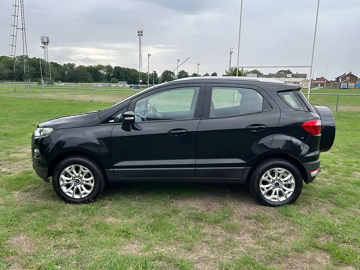 Used 2015 Ford Ecosport Titanium Black - Interior and Exterior details 9