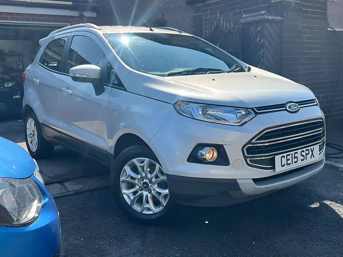 Used 2015 Ford Ecosport Titanium Platinum Silver - Front View