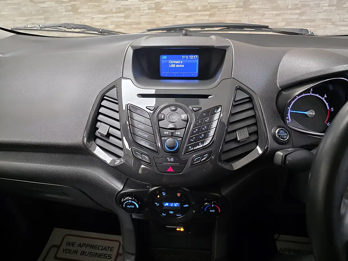 Used 2015 Ford Ecosport Titanium White - Interior and Exterior details 10