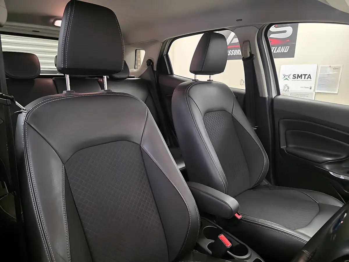 Used 2015 Ford Ecosport Titanium White - Interior and Exterior details 14