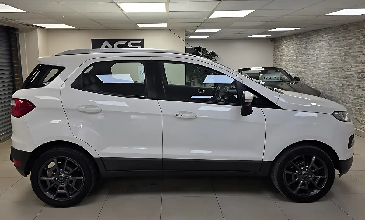 Used 2015 Ford Ecosport Titanium White - Interior and Exterior details 7