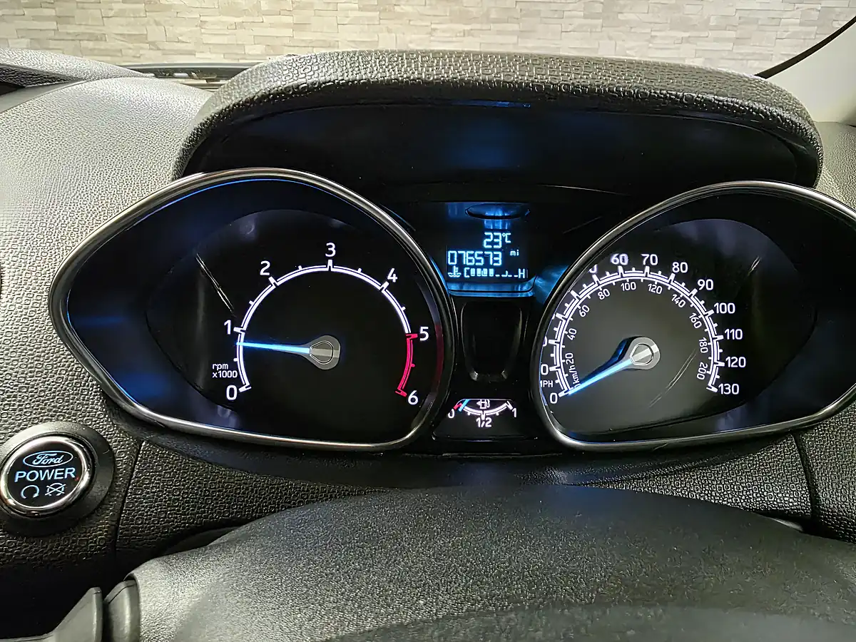 Used 2015 Ford Ecosport Titanium White - Interior and Exterior details 9