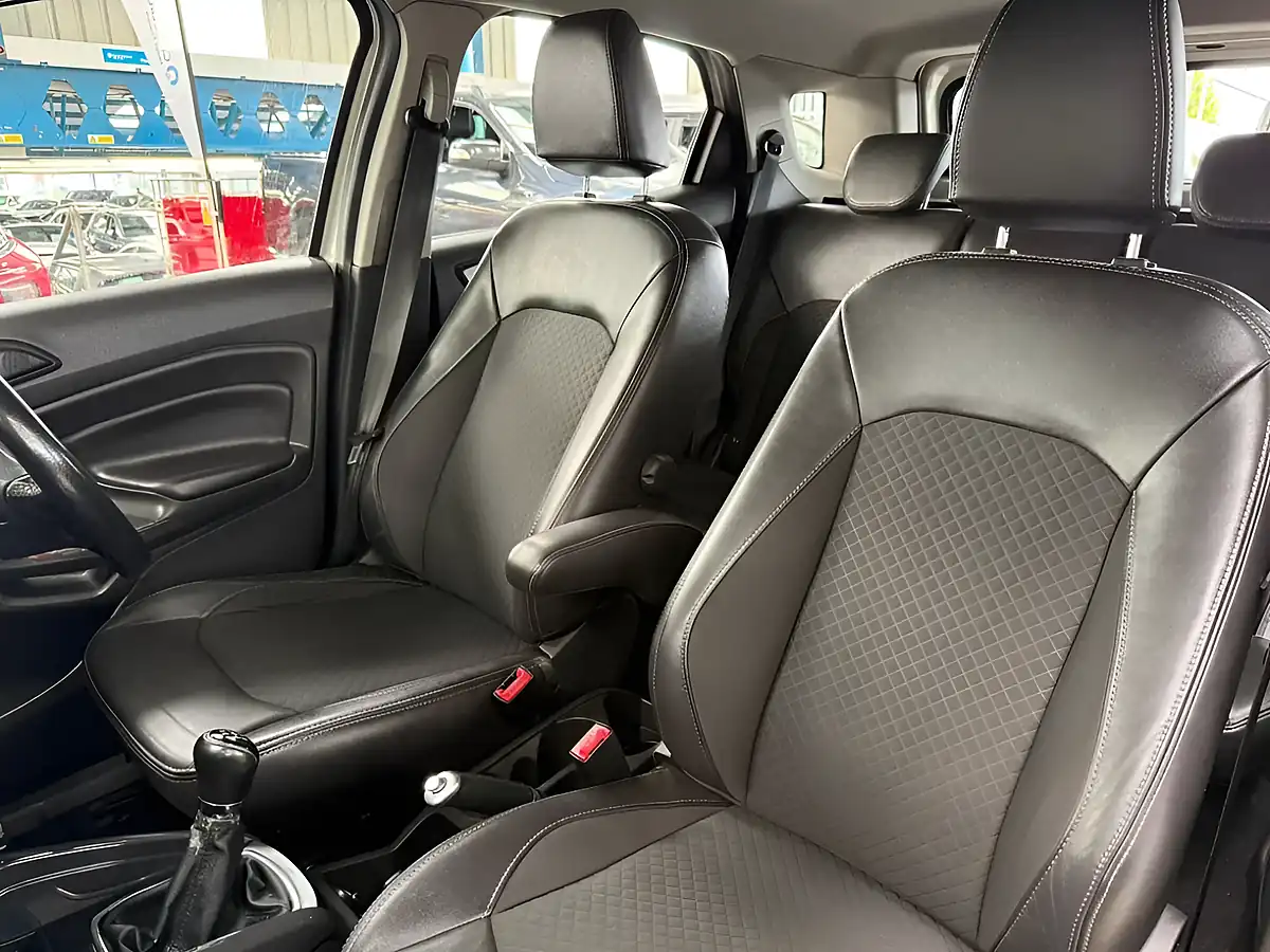 Used 2015 Ford Ecosport Titanium White - Interior and Exterior details 15