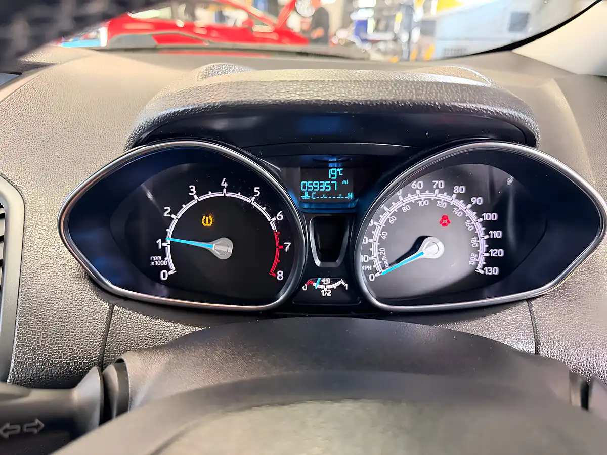 Used 2015 Ford Ecosport Zetec Blue - Interior and Exterior details 15