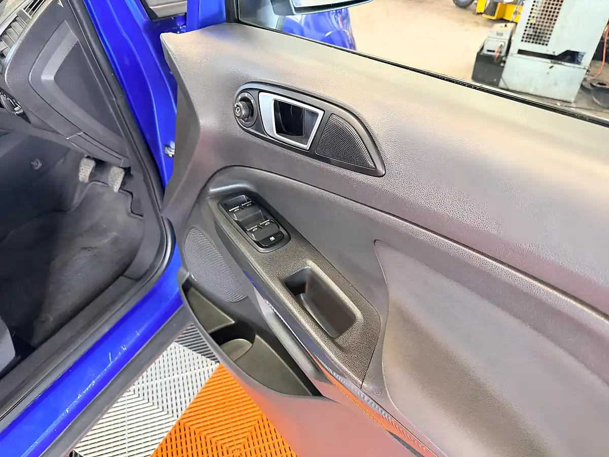 Used 2015 Ford Ecosport Zetec Blue - Interior and Exterior details 17