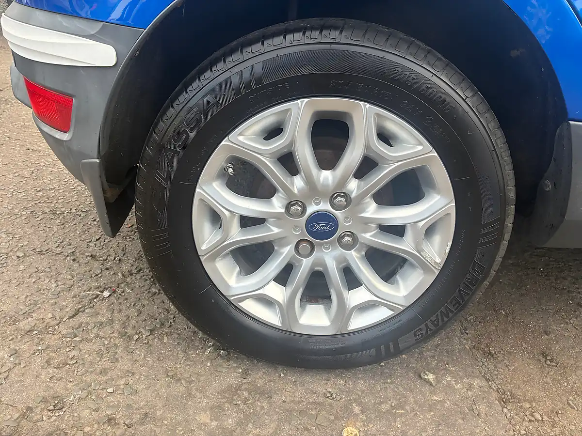 Used 2015 Ford Ecosport Zetec Blue - Interior and Exterior details 11