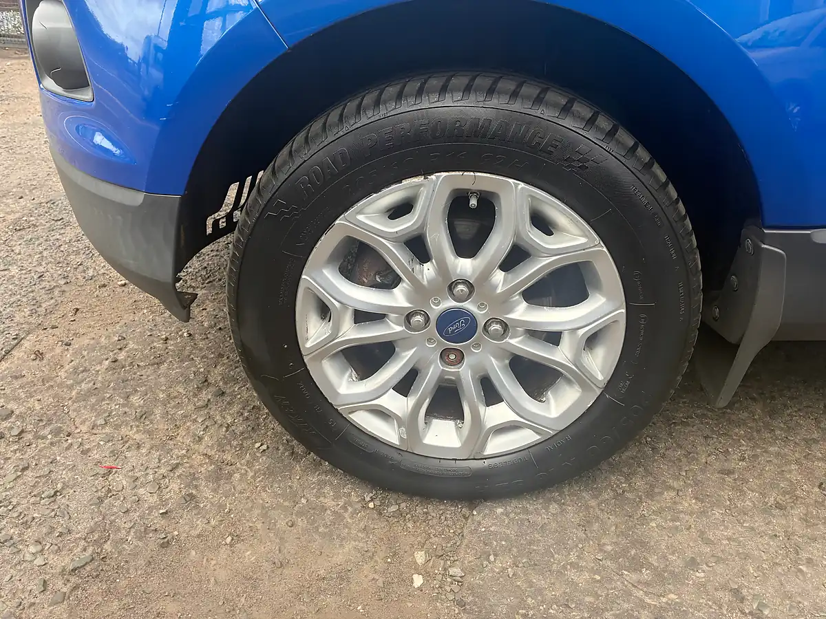 Used 2015 Ford Ecosport Zetec Blue - Interior and Exterior details 12