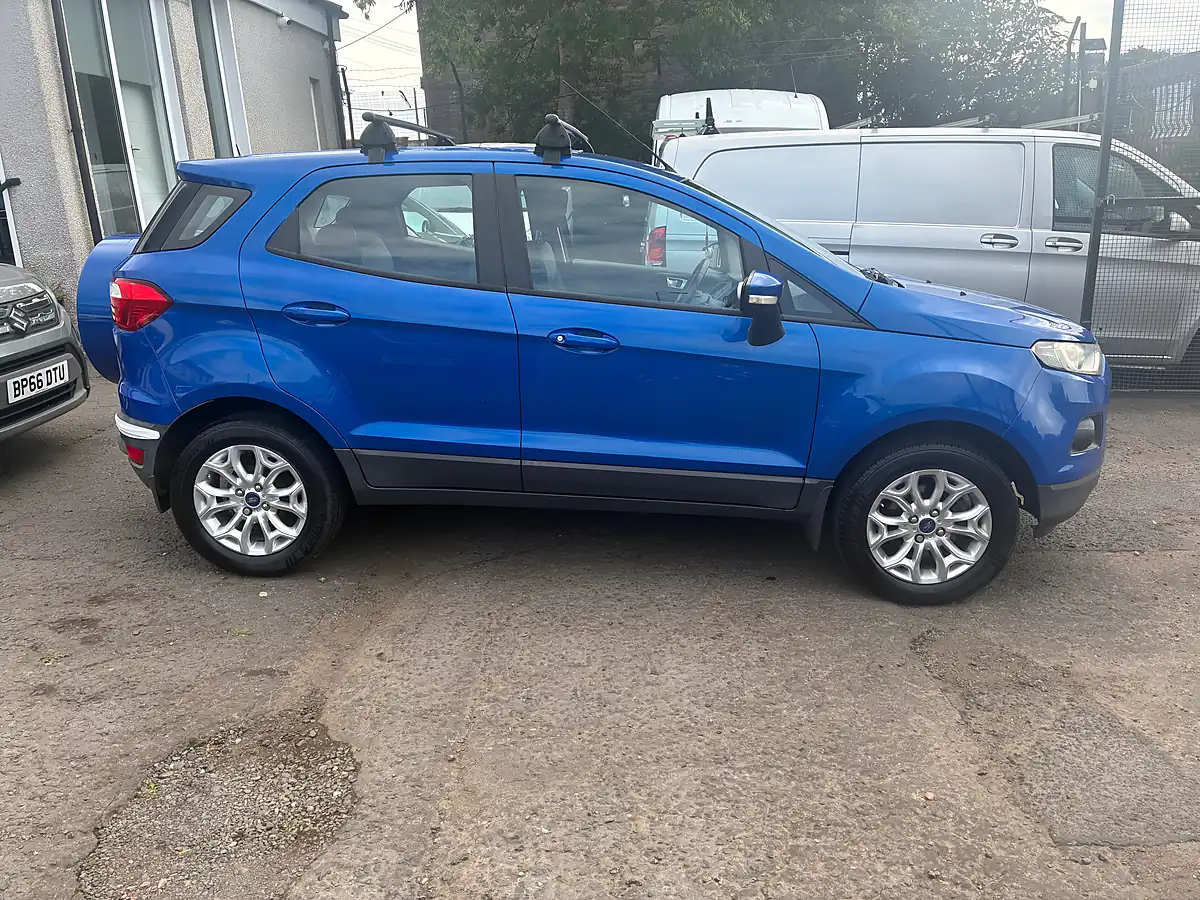 Used 2015 Ford Ecosport Zetec Blue - Interior and Exterior details 3