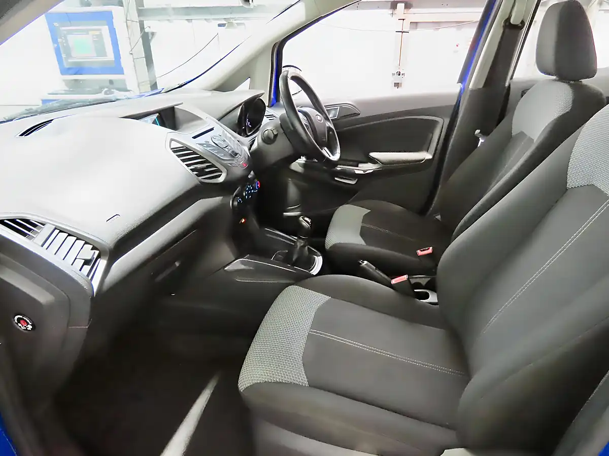 Used 2015 Ford Ecosport Zetec Blue - Interior and Exterior details 11