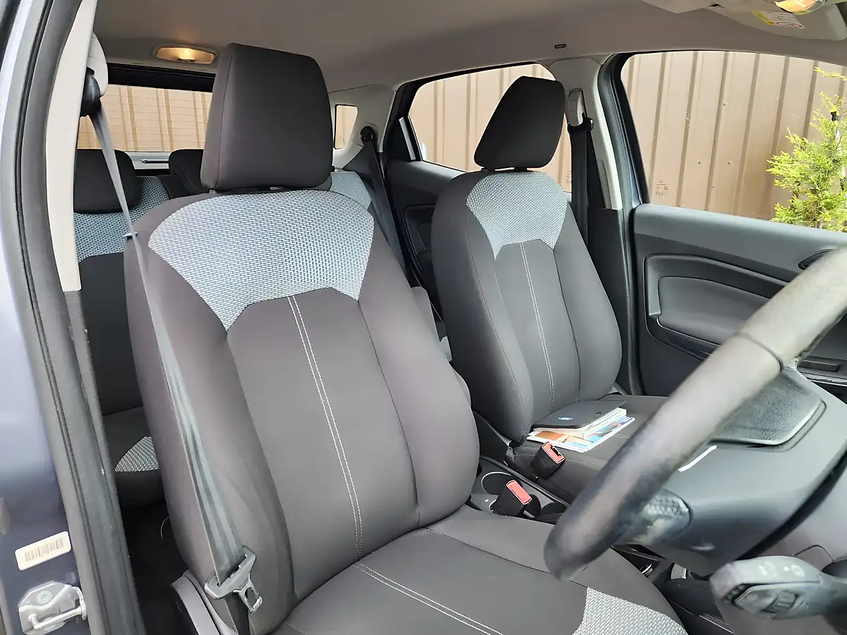 Used 2015 Ford Ecosport Zetec Grey - Interior and Exterior details 6