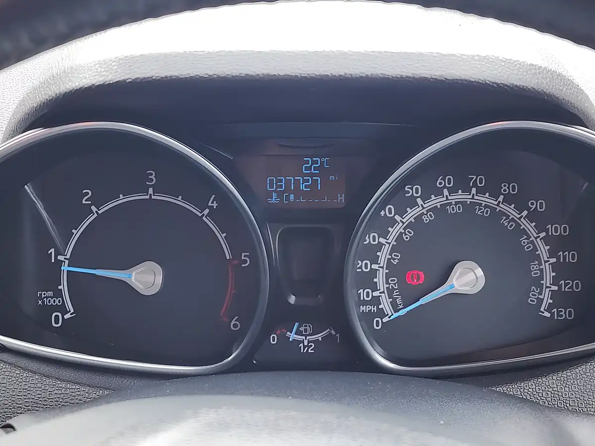 Used 2015 Ford Ecosport Zetec Grey - Interior and Exterior details 9