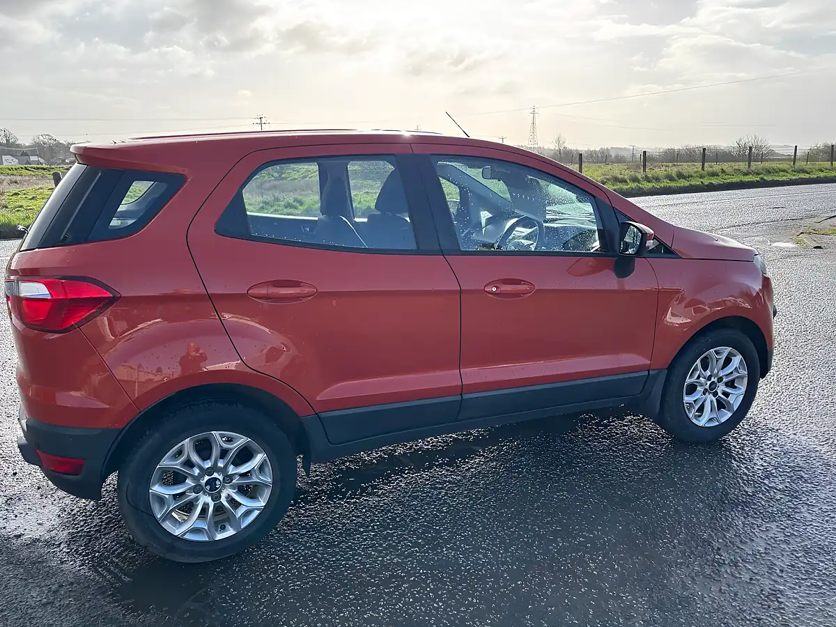 Used 2015 Ford Ecosport Zetec Red - Interior and Exterior details 3