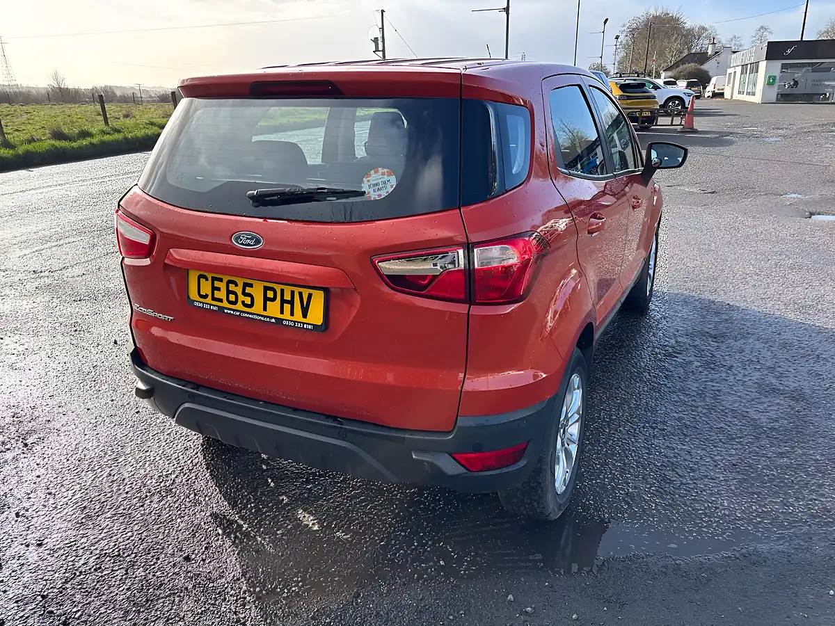 Used 2015 Ford Ecosport Zetec Red - Interior and Exterior details 4