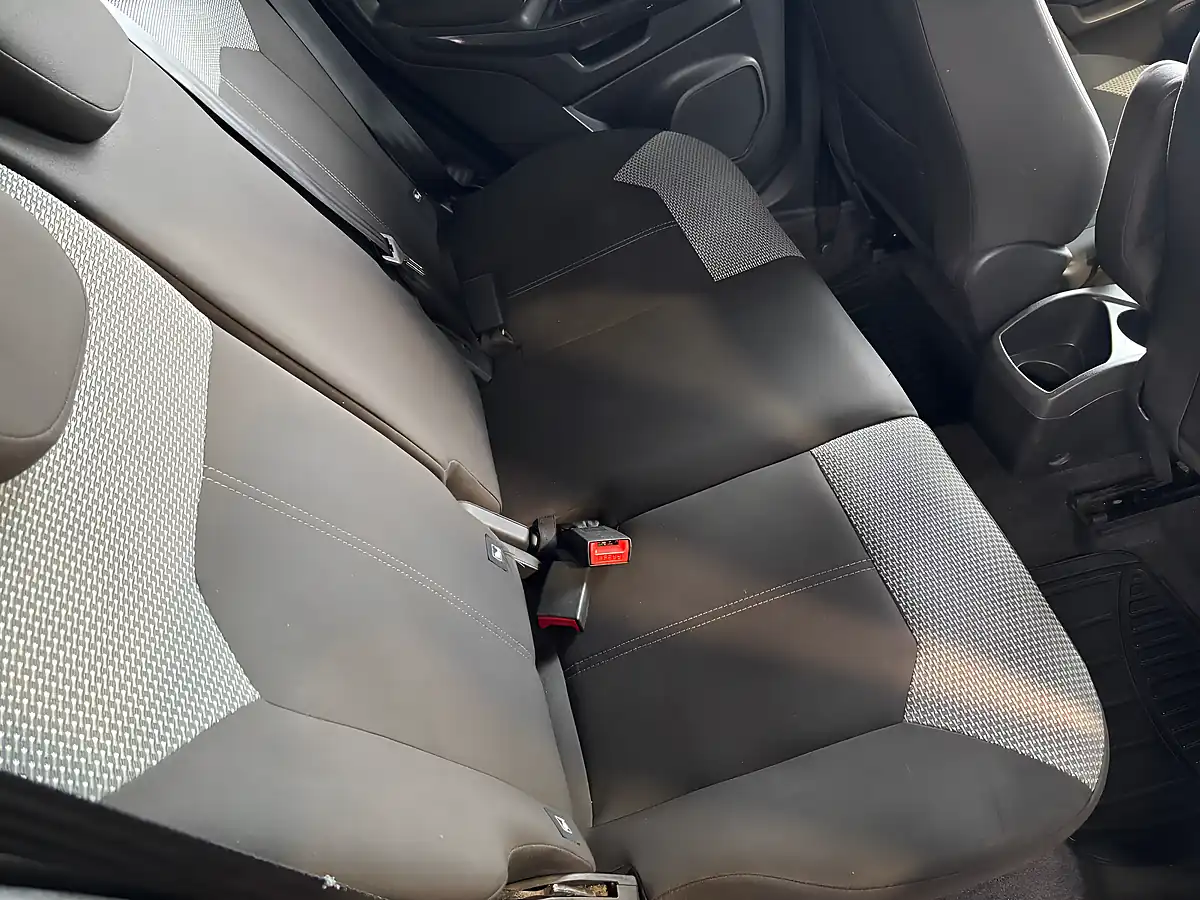 Used 2015 Ford Ecosport Zetec Silver - Interior and Exterior details 10