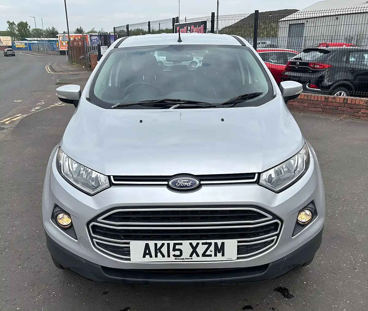 Used 2015 Ford Ecosport Zetec Silver - Interior and Exterior details 5