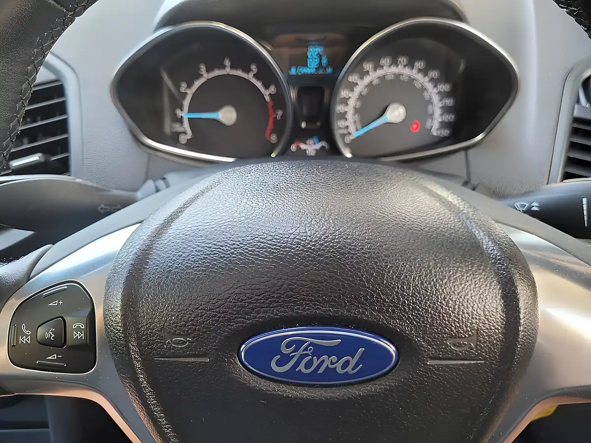Used 2015 Ford Ecosport Zetec White - Interior and Exterior details 13