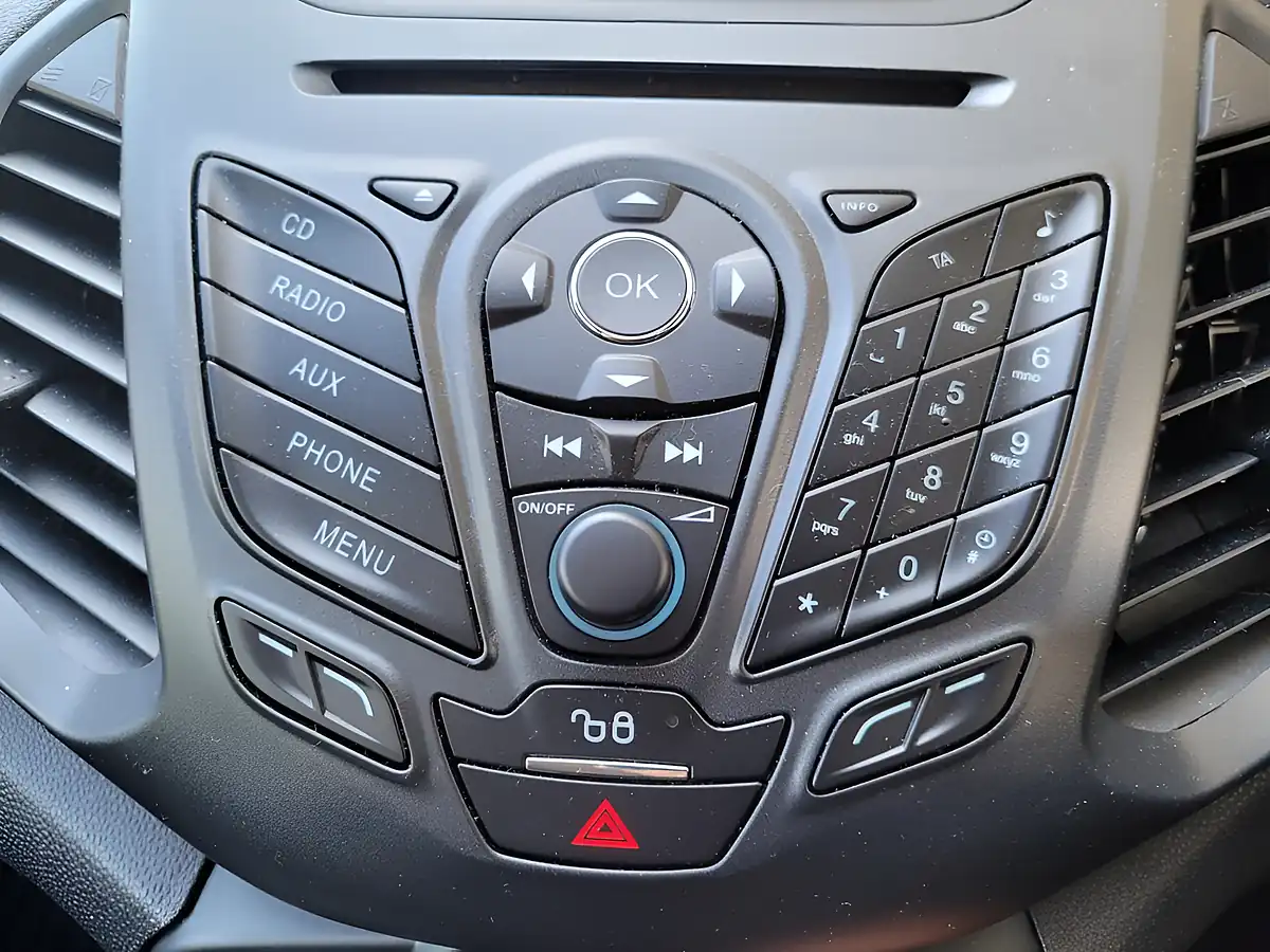 Used 2015 Ford Ecosport Zetec White - Interior and Exterior details 16