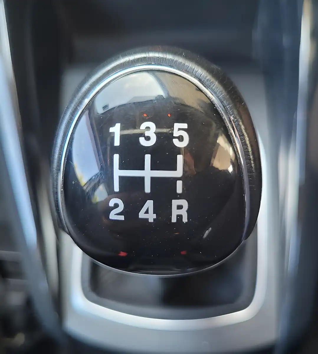 Used 2015 Ford Ecosport Zetec White - Interior and Exterior details 17