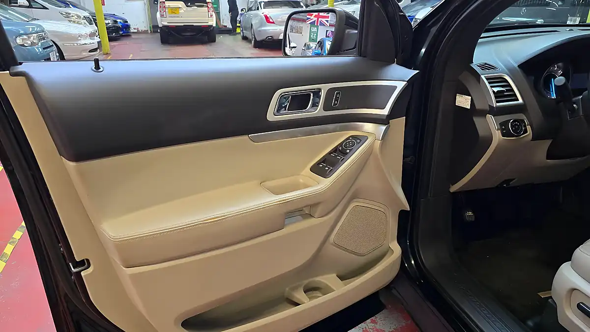 Used 2015 Ford Explorer Xlt Black - Interior and Exterior details 14