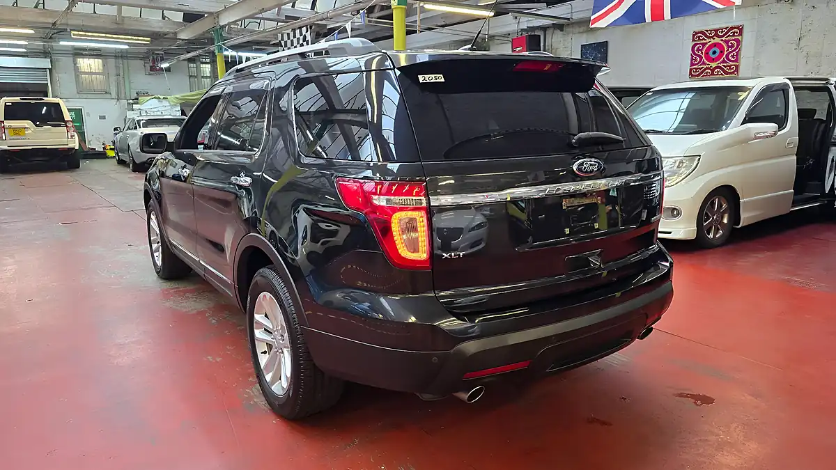 Used 2015 Ford Explorer Xlt Black - Interior and Exterior details 18