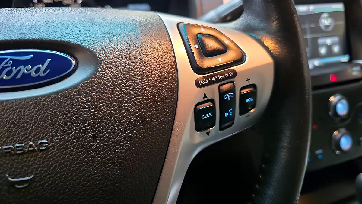 Used 2015 Ford Explorer Xlt Black - Interior and Exterior details 9