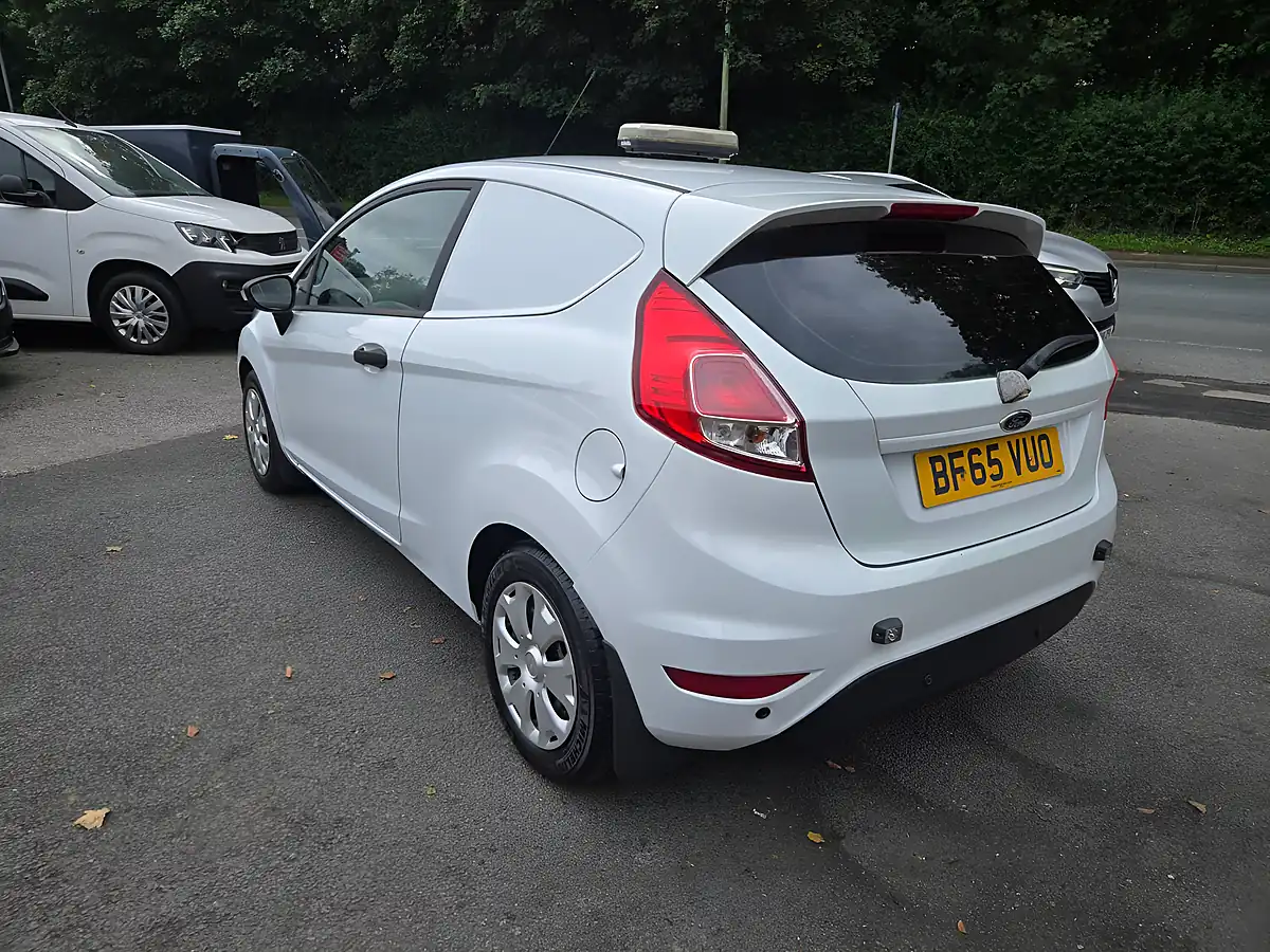 Used 2015 Ford Fiesta Econetic Van White - Interior and Exterior details 3