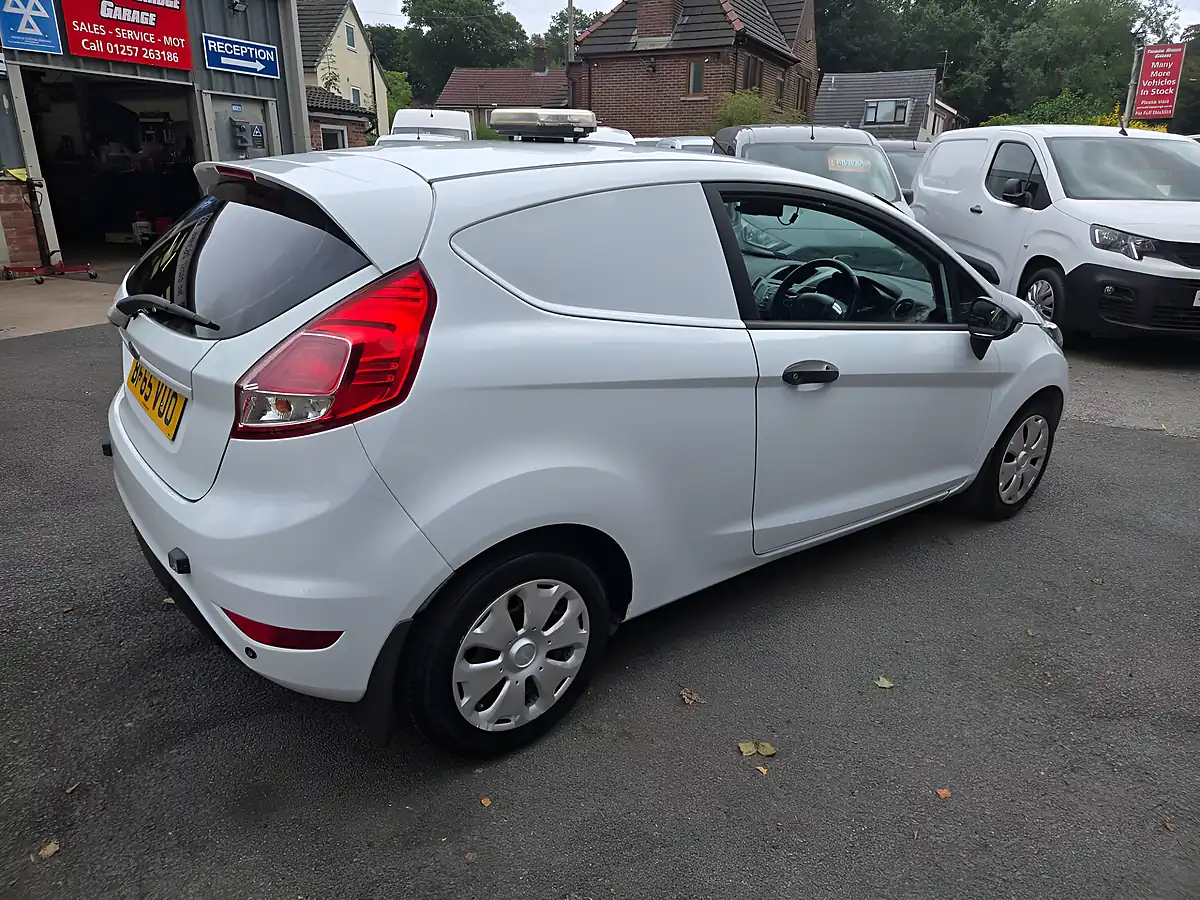 Used 2015 Ford Fiesta Econetic Van White - Interior and Exterior details 6