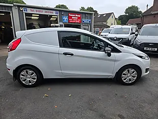 Used 2015 Ford Fiesta Econetic Van White - Interior and Exterior details 7