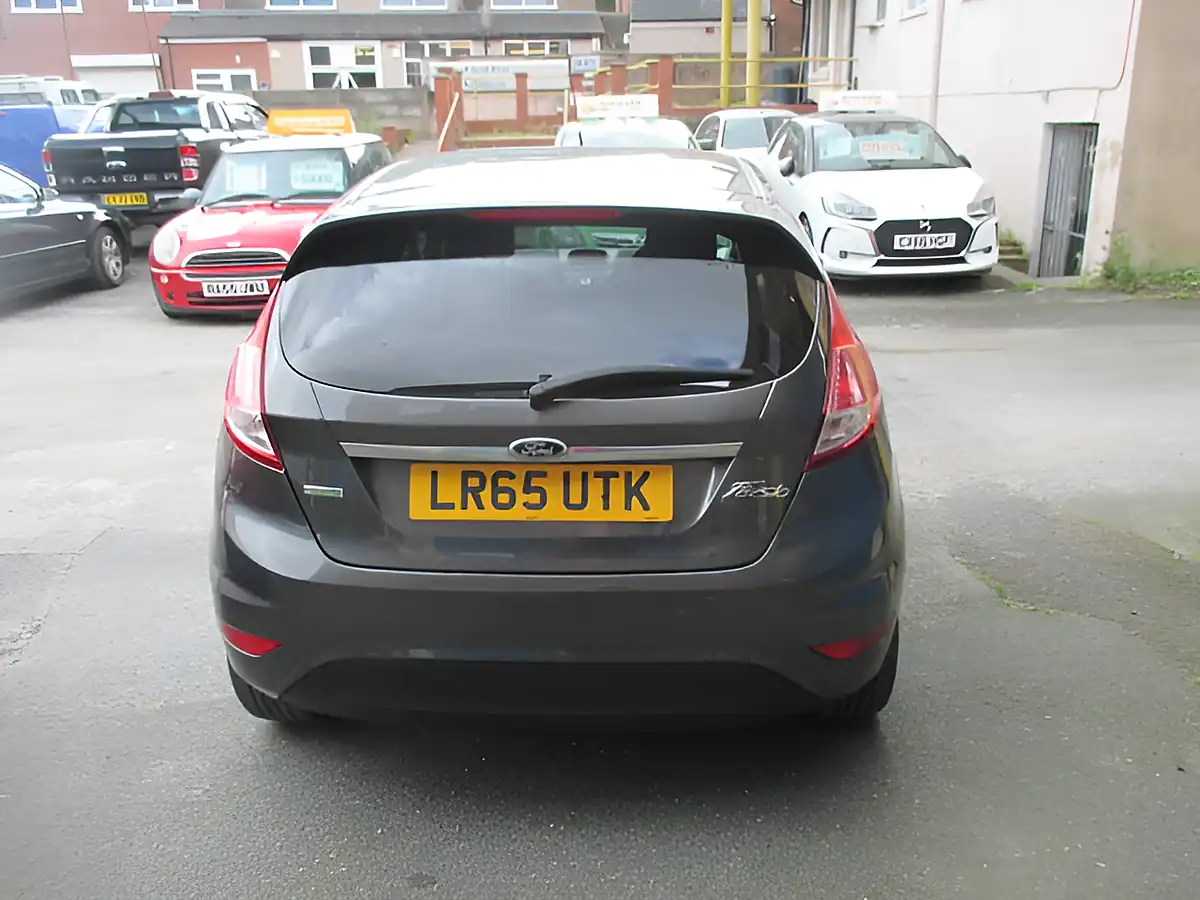 Used 2015 Ford Fiesta Grey - Interior and Exterior details 5