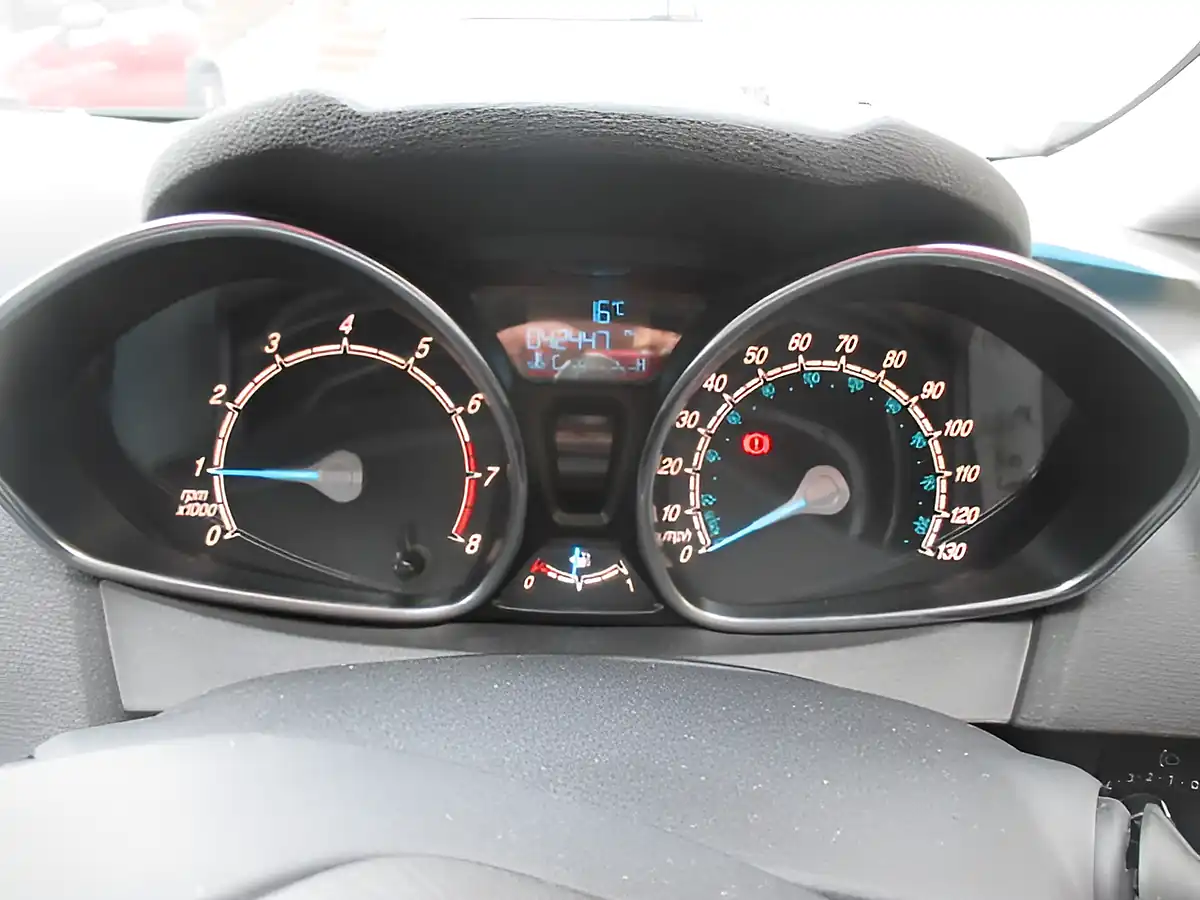 Used 2015 Ford Fiesta Grey - Interior and Exterior details 9
