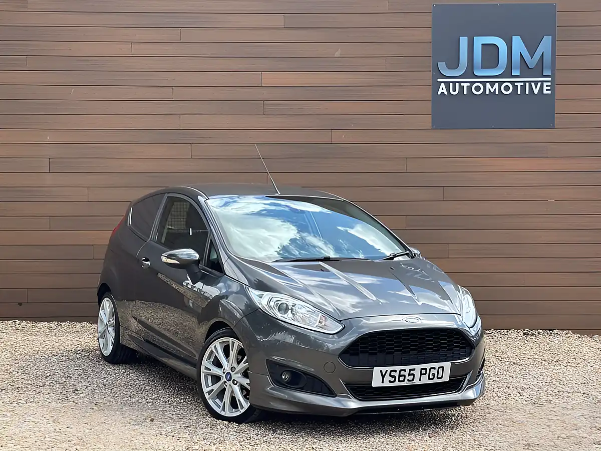 Used 2015 Ford Fiesta Sport Grey - Front View