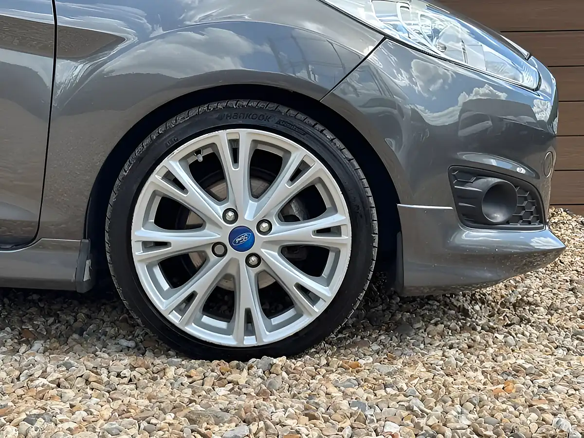 Used 2015 Ford Fiesta Sport Grey - Interior and Exterior details 12