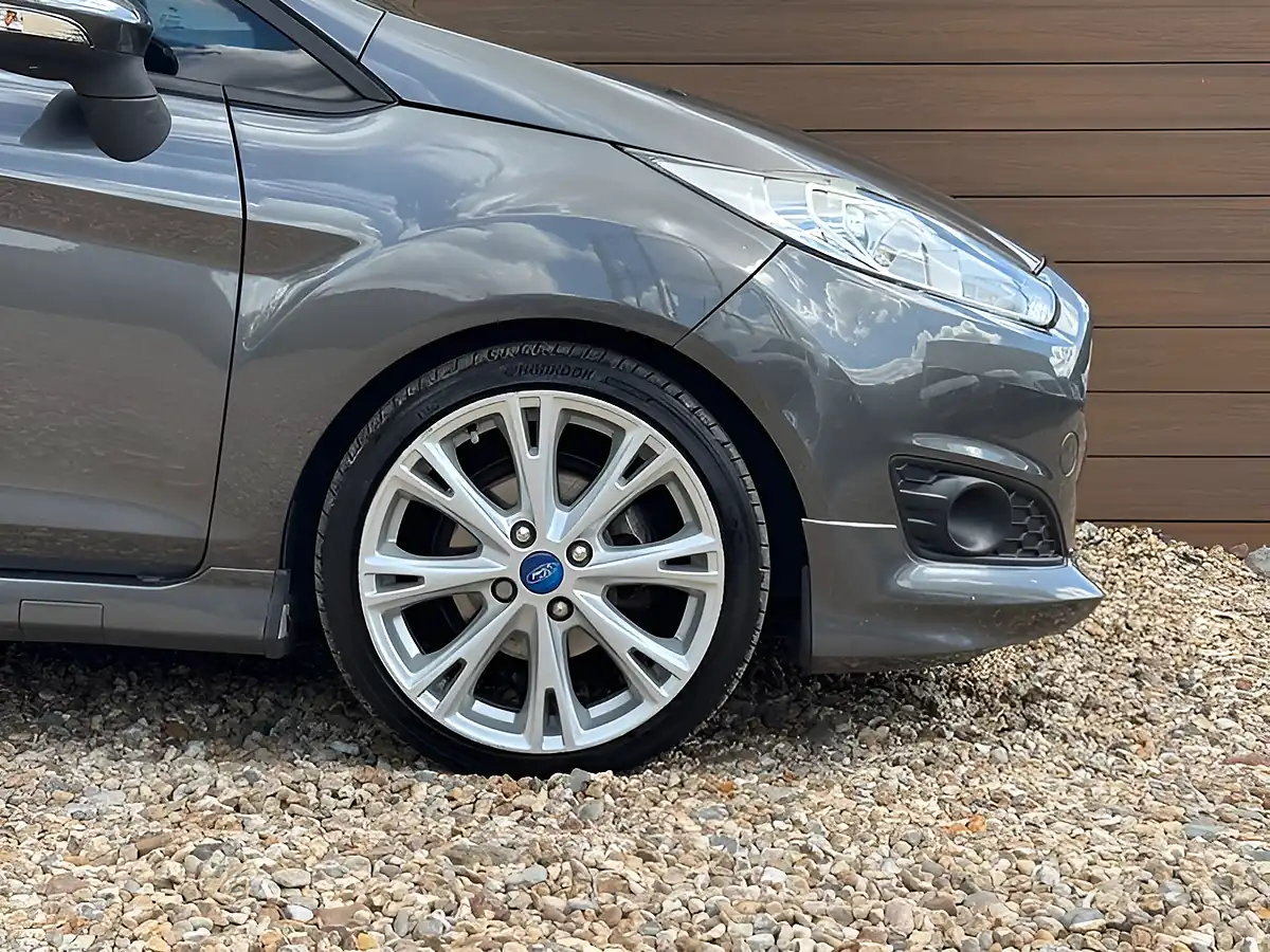 Used 2015 Ford Fiesta Sport Grey - Interior and Exterior details 9