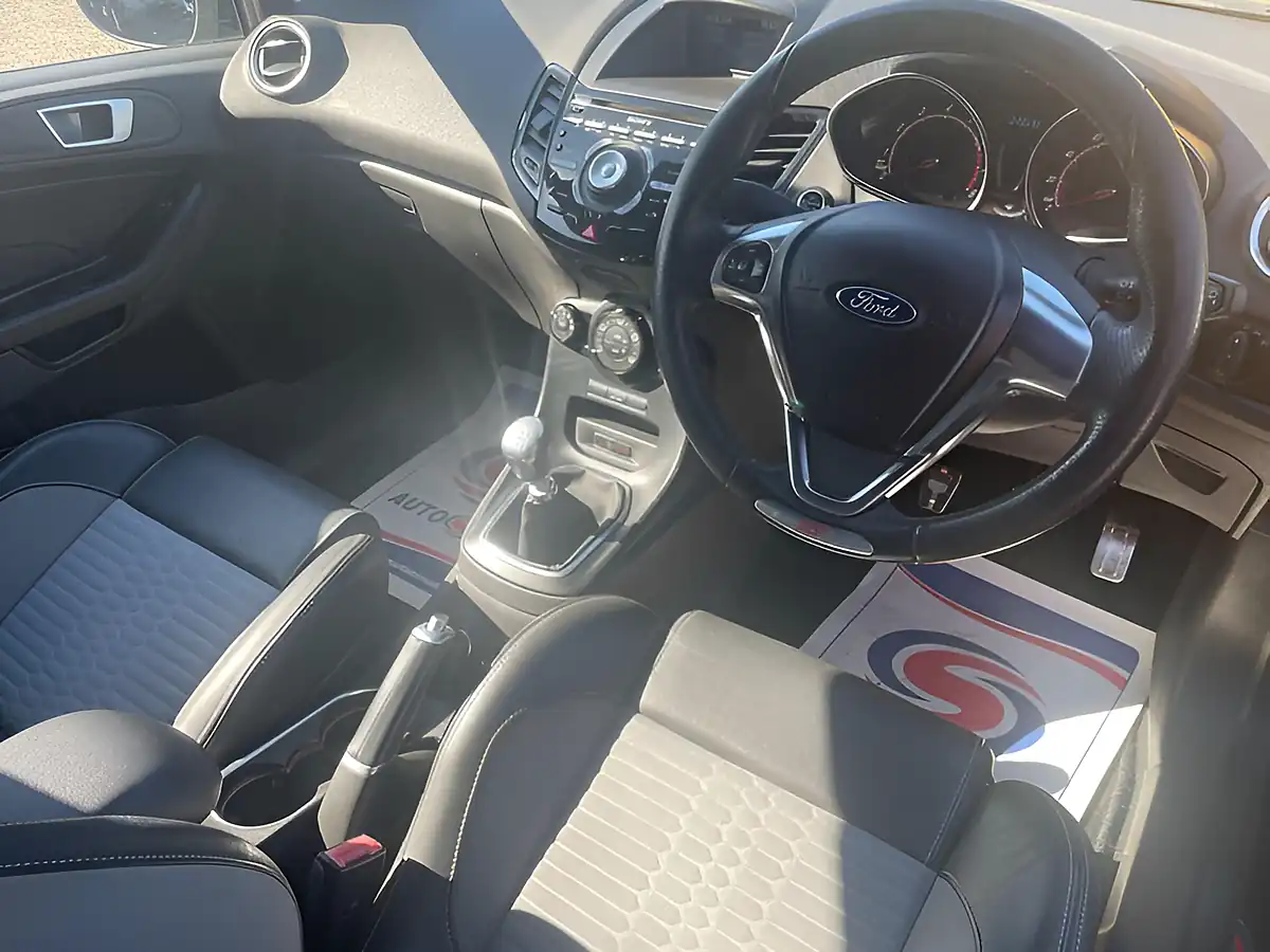 Used 2015 Ford Fiesta ST-2 Black - Interior and Exterior details 12