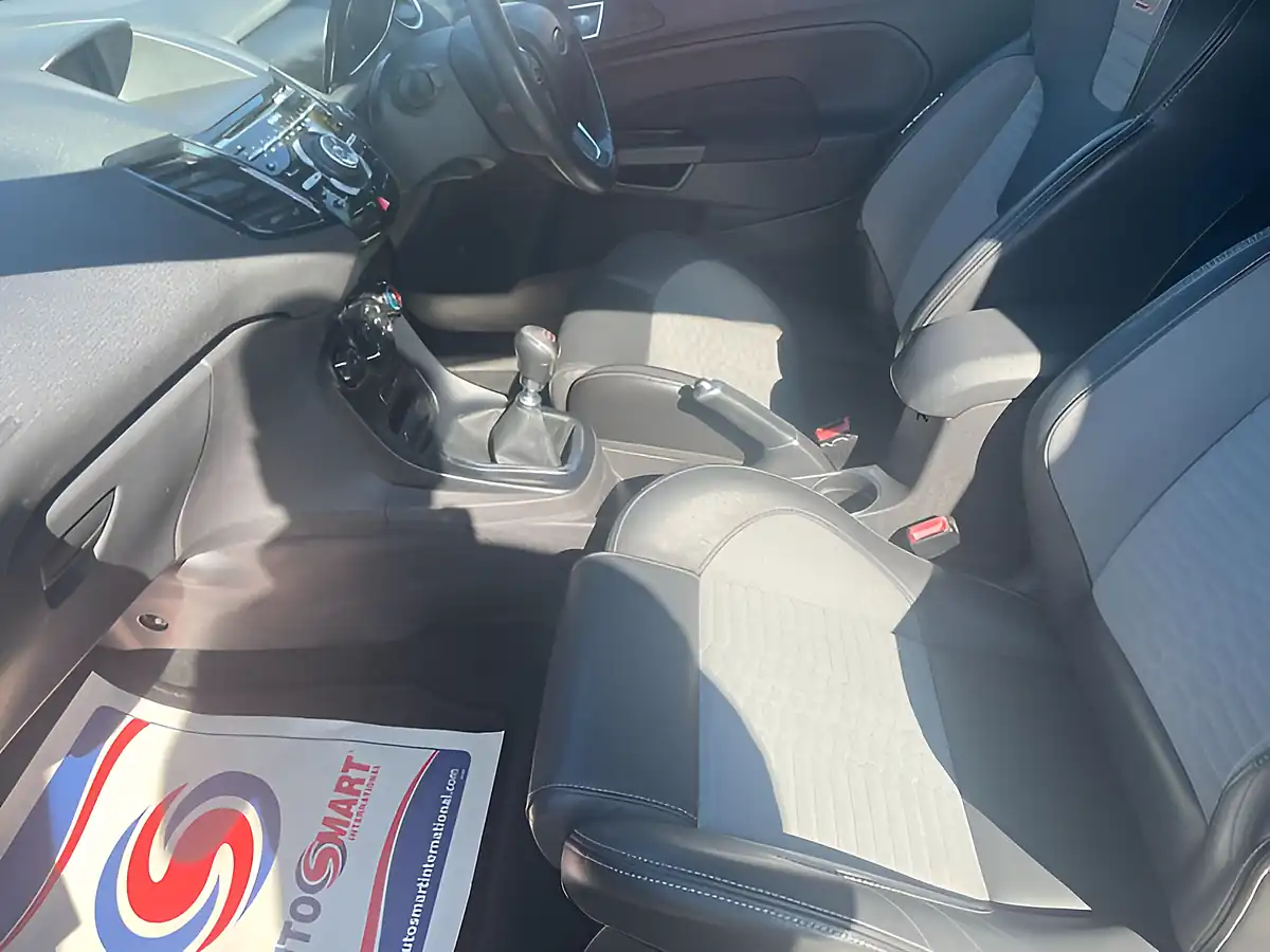 Used 2015 Ford Fiesta ST-2 Black - Interior and Exterior details 16