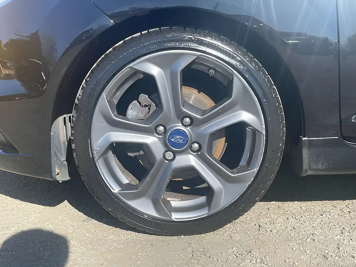 Used 2015 Ford Fiesta ST-2 Black - Interior and Exterior details 17