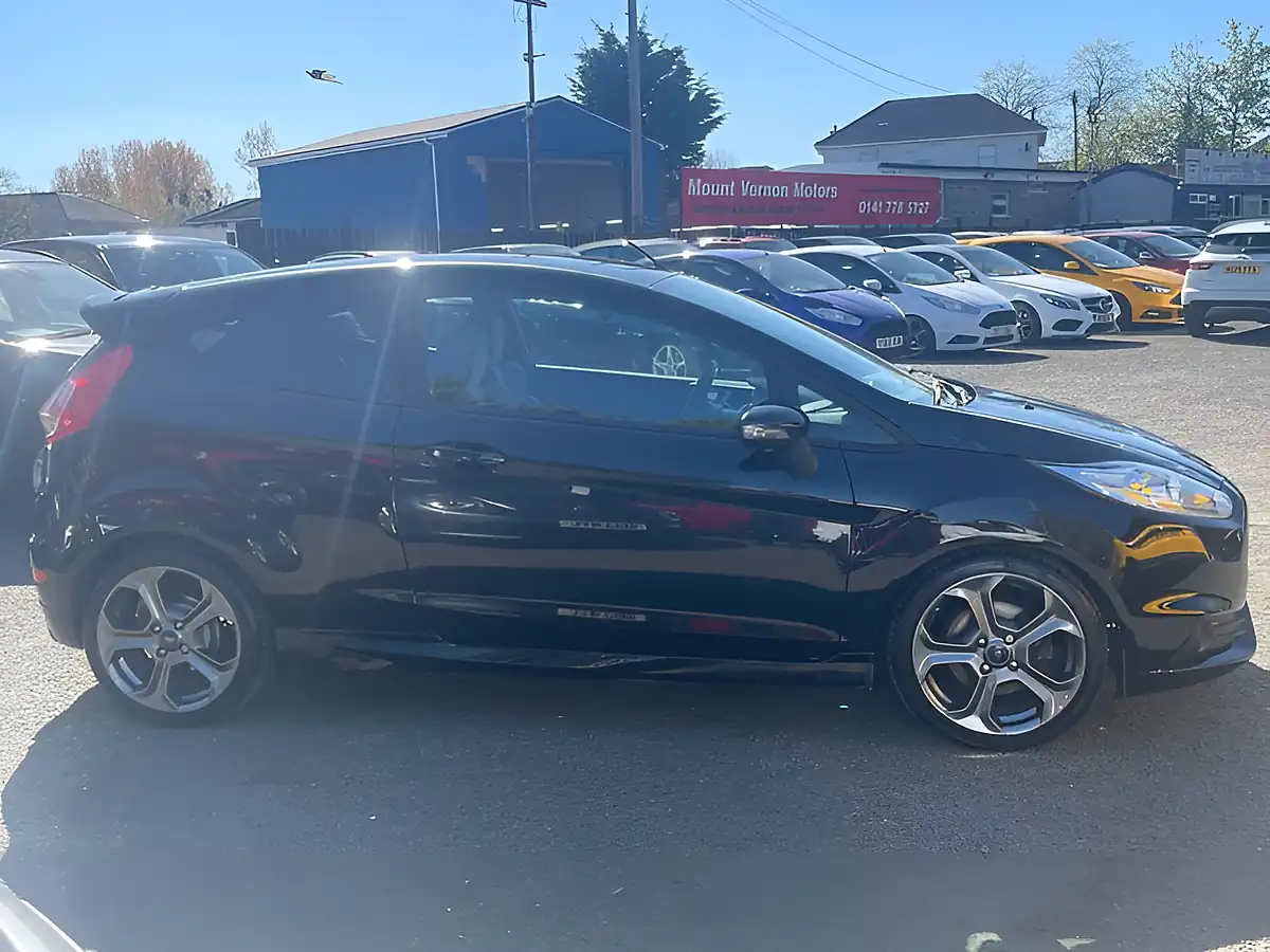 Used 2015 Ford Fiesta ST-2 Black - Interior and Exterior details 9